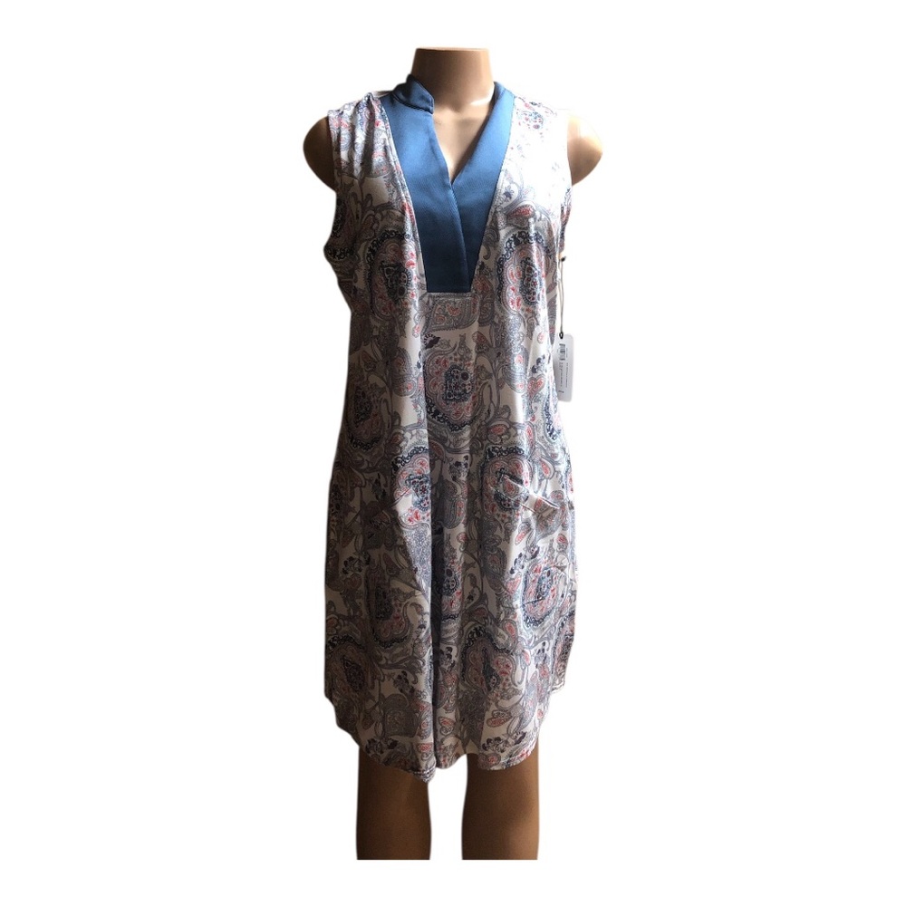 Jofit Athletic Dress in White Paisley Floral Pattern Blue Mock Neck Collar L